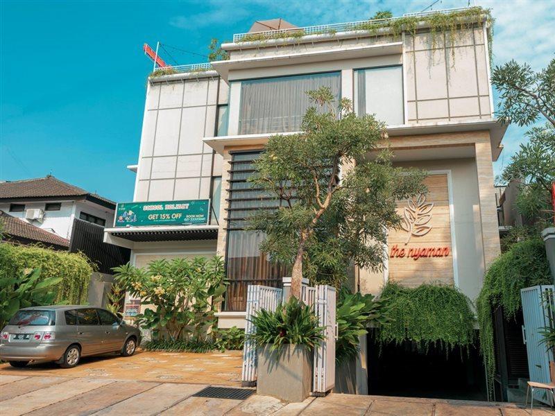 Motel The Nyaman à Jakarta Extérieur photo